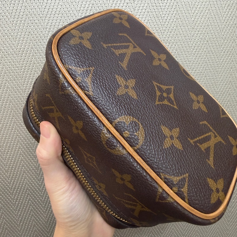 LV 原花金釦nice nano手提化妝包M44936-11