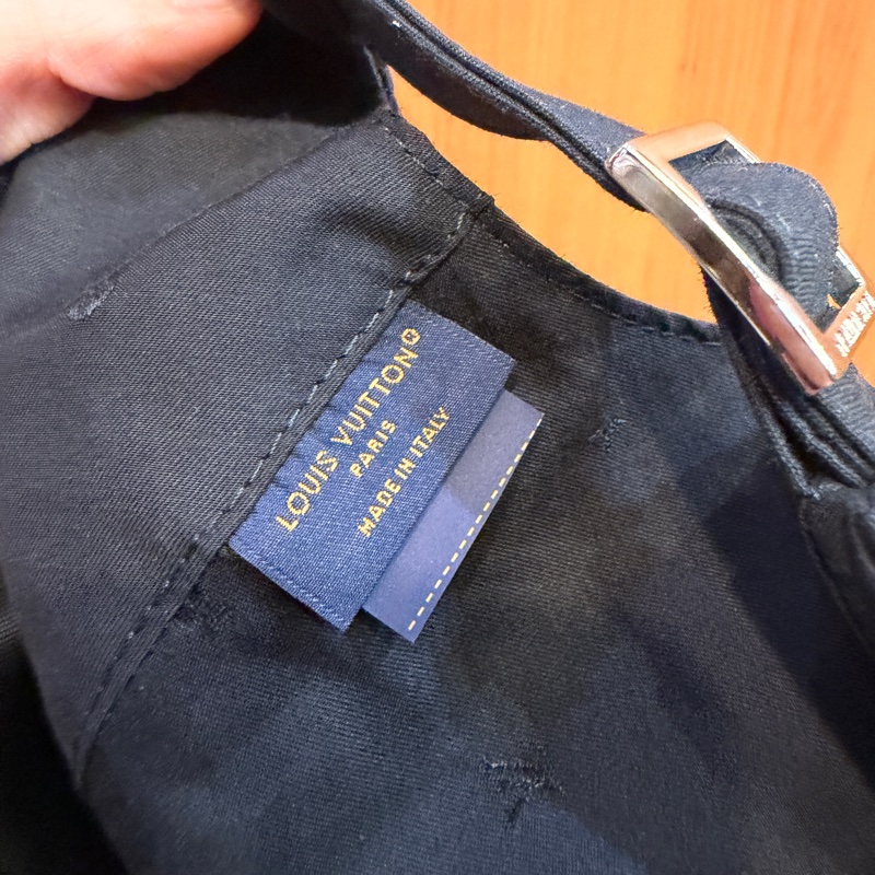 LV 黑色棉質Only LV棒球帽M7633M-8