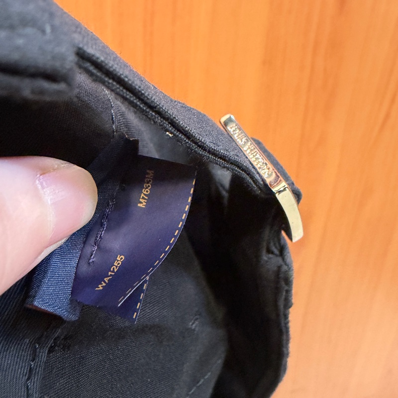 LV 黑色棉質Only LV棒球帽M7633M-9
