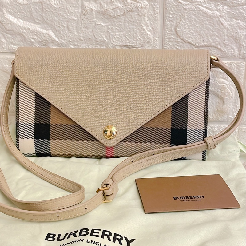 激甜價閒置新品✨ BURBERRY 巴寶莉 WOC 經典棉麻格紋牛皮拼接多卡式翻蓋斜背包-4