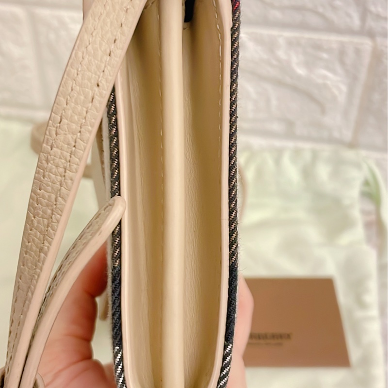 激甜價閒置新品✨ BURBERRY 巴寶莉 WOC 經典棉麻格紋牛皮拼接多卡式翻蓋斜背包-9