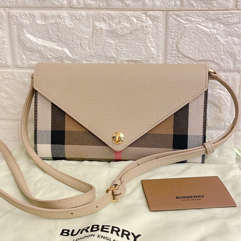 激甜價閒置新品✨ BURBERRY 巴寶莉 WOC 經典棉麻格紋牛皮拼接多卡式翻蓋斜背包-10