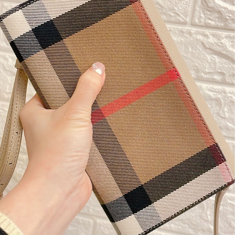 激甜價閒置新品✨ BURBERRY 巴寶莉 WOC 經典棉麻格紋牛皮拼接多卡式翻蓋斜背包-12