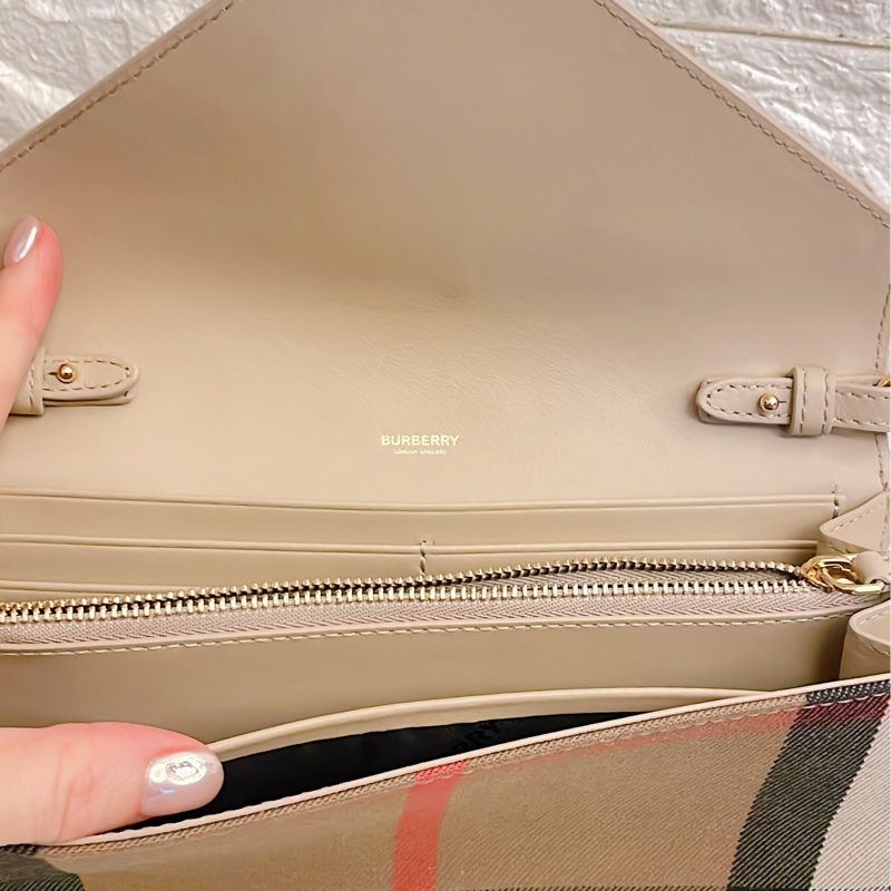 激甜價閒置新品✨ BURBERRY 巴寶莉 WOC 經典棉麻格紋牛皮拼接多卡式翻蓋斜背包-16