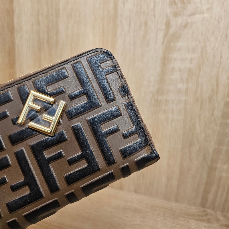 [品況優,經典款甜價出☺️] Fendi FF Diamonds金釦浮雕拉鏈短夾-2