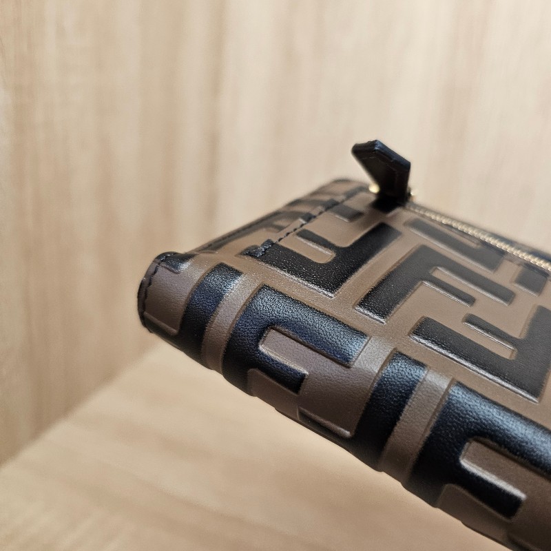 [品況優,經典款甜價出☺️] Fendi FF Diamonds金釦浮雕拉鏈短夾-10