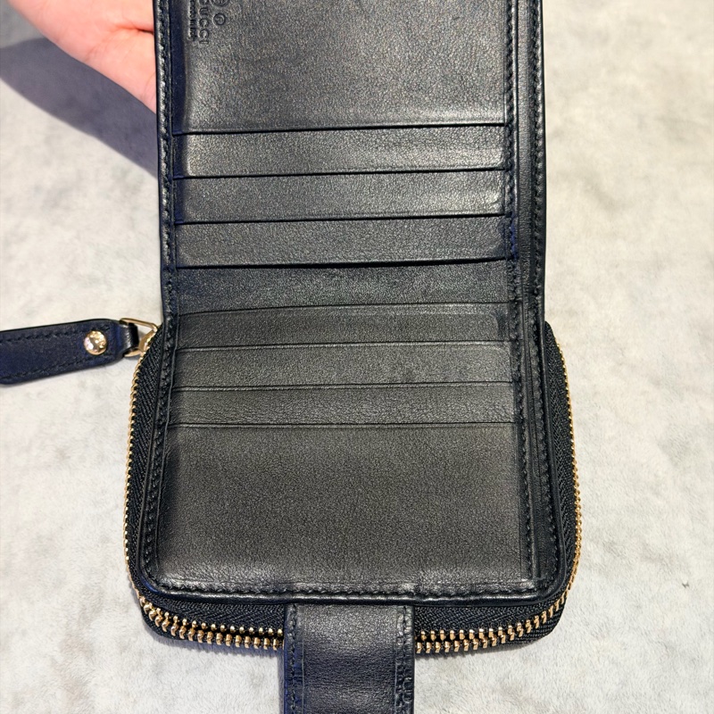 經典不敗|Gucci Guccissima 黑色牛皮拉鍊短夾(附原廠盒裝、防塵袋)-17