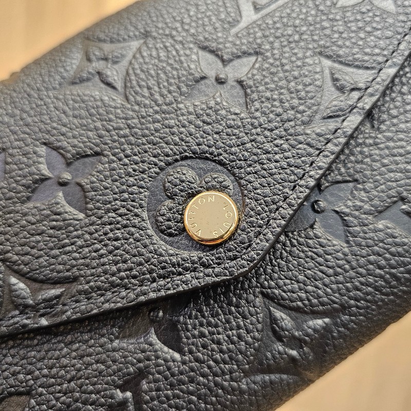 [品況新 經典LV長夾❣️] LV黑牛皮壓紋金釦Sarah信封長夾-4