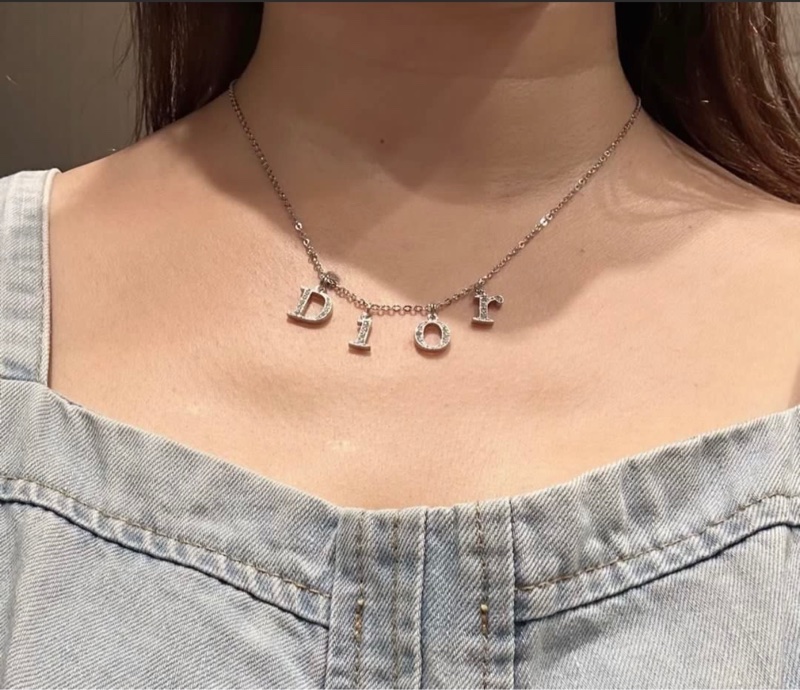 Dior字母闪石項錬-1