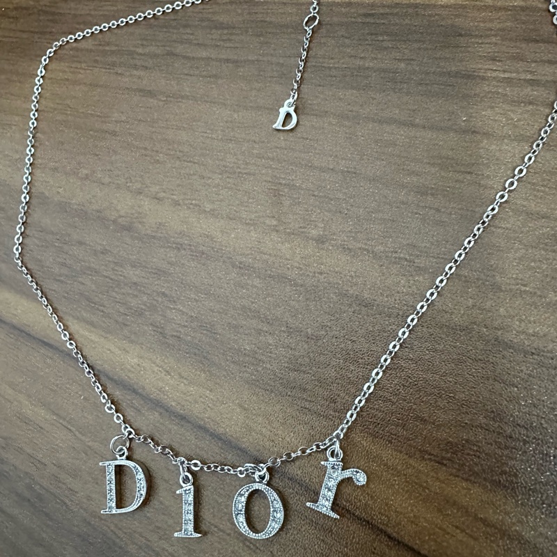 Dior字母闪石項錬-2