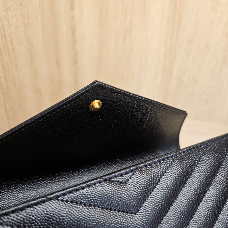 [未使用品項❣️新年甜價回饋] YSL黑荔枝皮金釦信封長夾-8