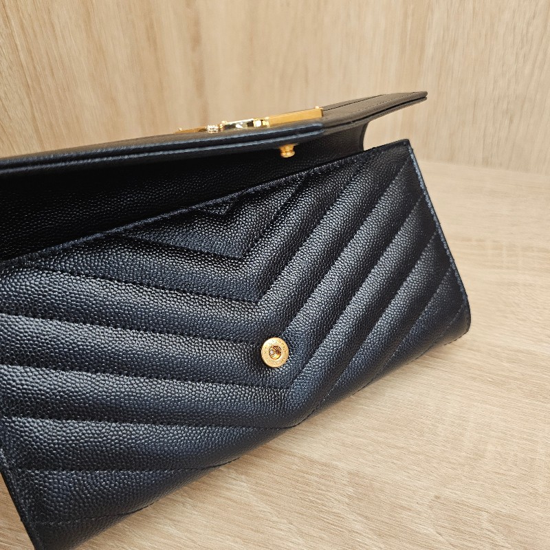 [未使用品項❣️新年甜價回饋] YSL黑荔枝皮金釦信封長夾-9