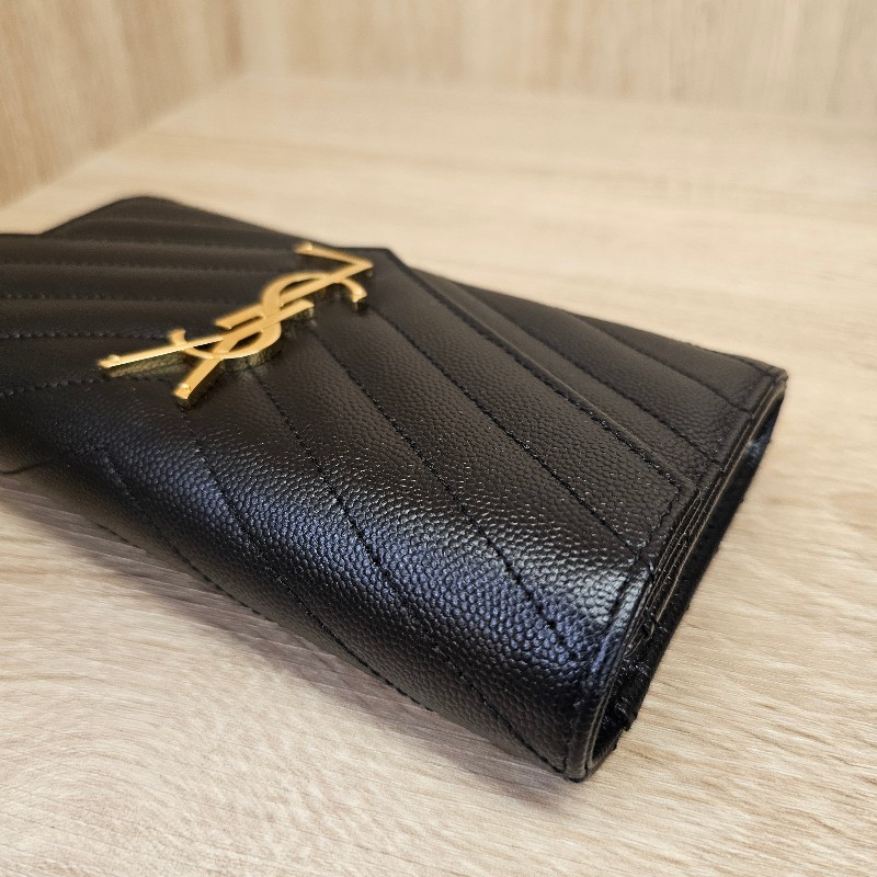 [未使用品項❣️新年甜價回饋] YSL黑荔枝皮金釦信封長夾-16