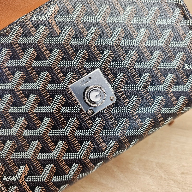 [未使用新品❣️平台最甜價出] Goyard棕色牛皮老花Chypre斜背WOC-17