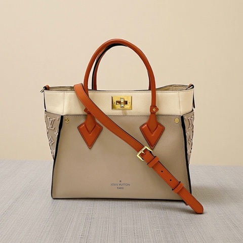 莉亞精品♡LV M53825 ON MY SIDE MM 奶茶拼色托特斜背包 二手