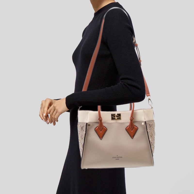 莉亞精品♡LV M53825 ON MY SIDE MM 奶茶拼色托特斜背包 二手-1