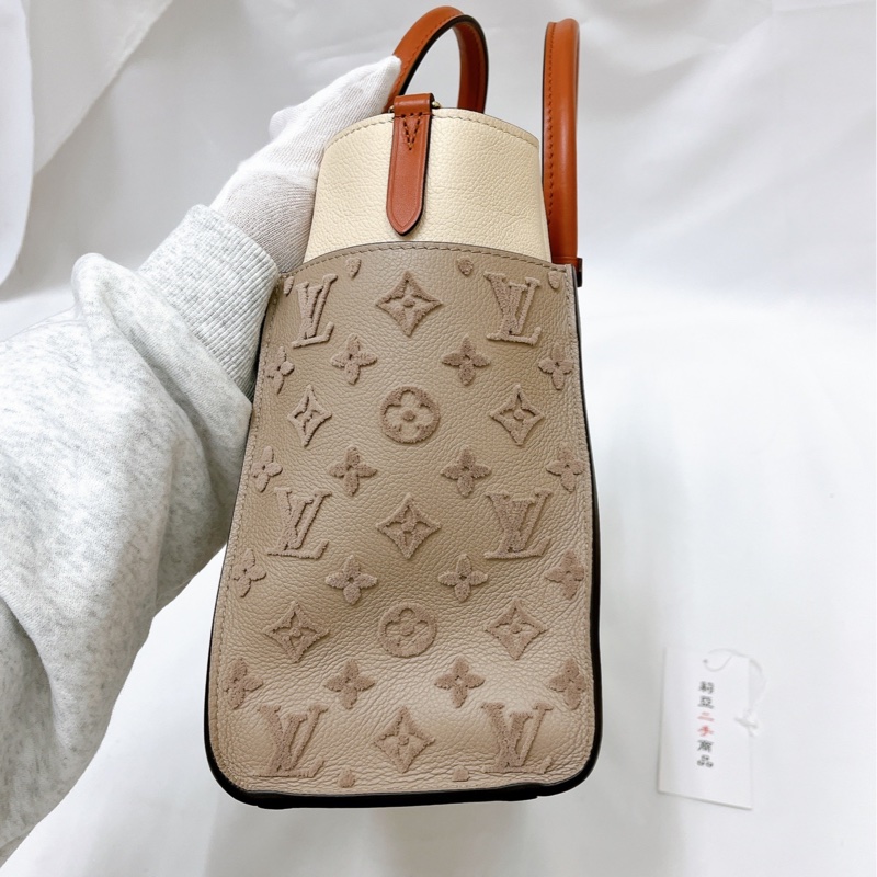 莉亞精品♡LV M53825 ON MY SIDE MM 奶茶拼色托特斜背包 二手-4