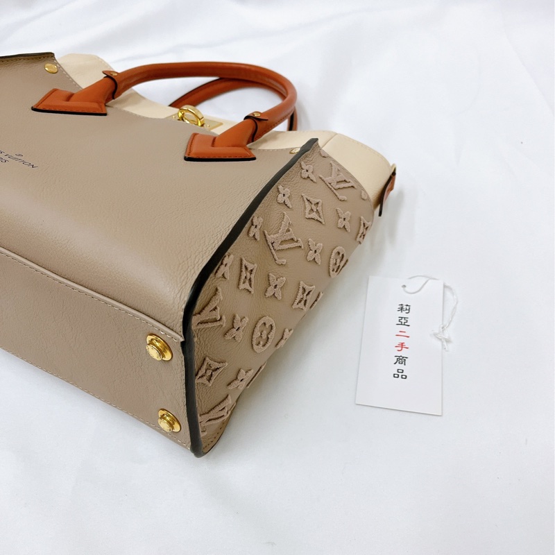 莉亞精品♡LV M53825 ON MY SIDE MM 奶茶拼色托特斜背包 二手-9