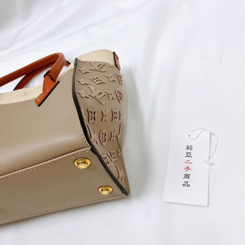 莉亞精品♡LV M53825 ON MY SIDE MM 奶茶拼色托特斜背包 二手-11