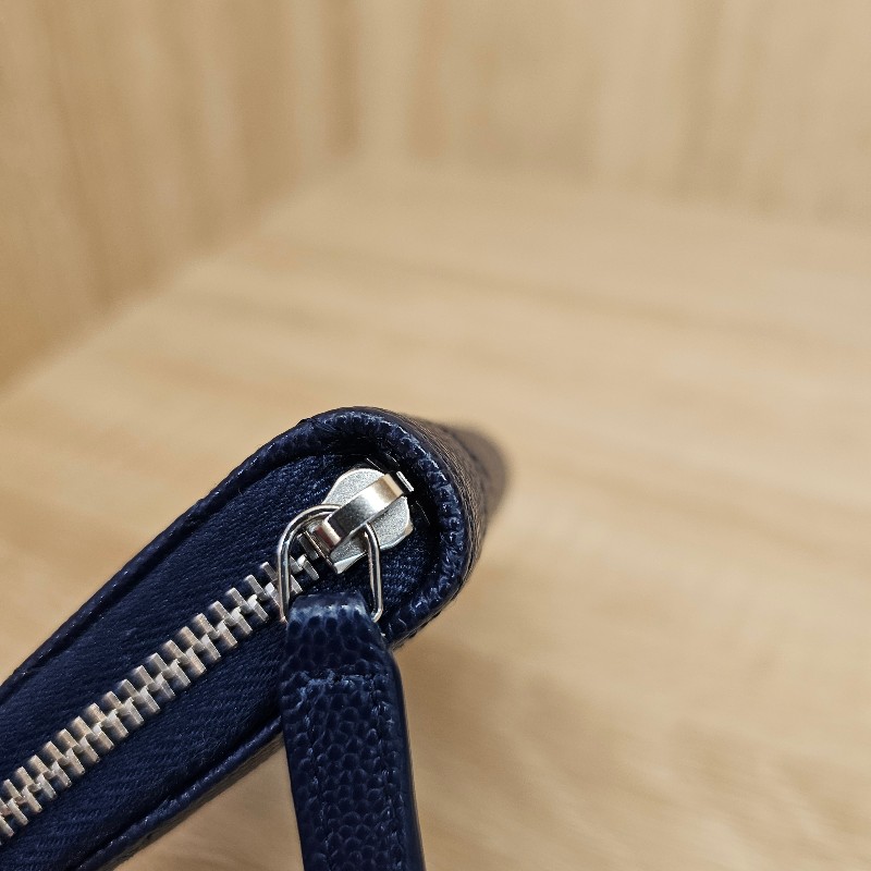 [未使用新品☺️] Chanel深藍荔枝皮銀釦coco鏤空雙C拉鏈零錢卡包-10