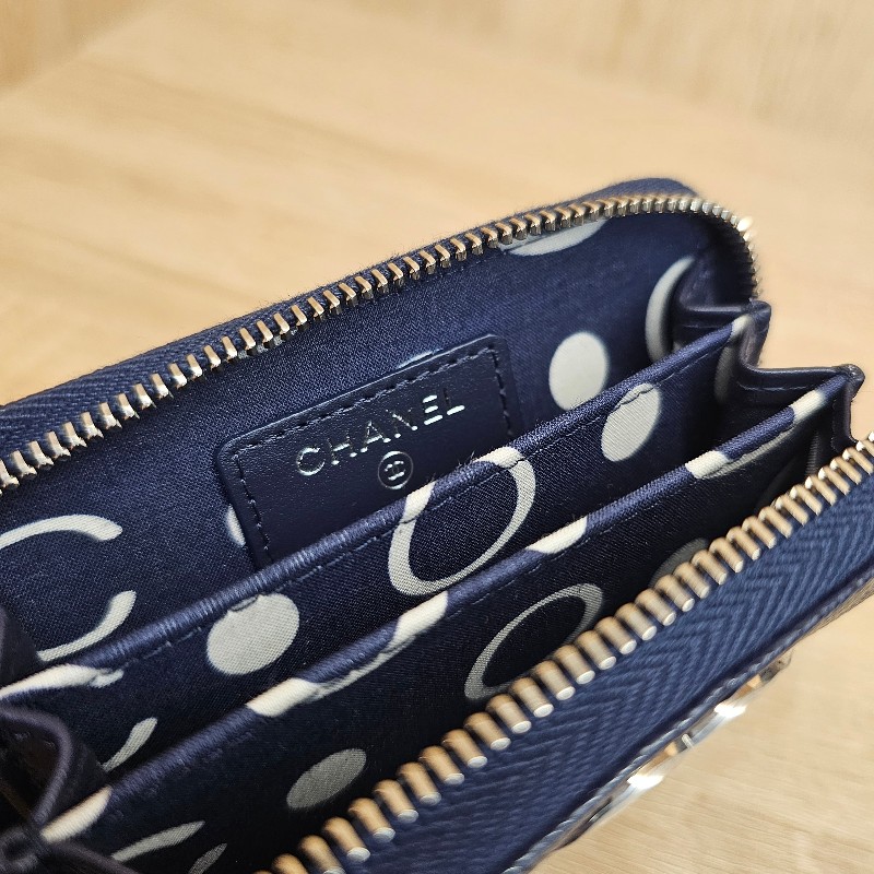 [未使用新品☺️] Chanel深藍荔枝皮銀釦coco鏤空雙C拉鏈零錢卡包-13