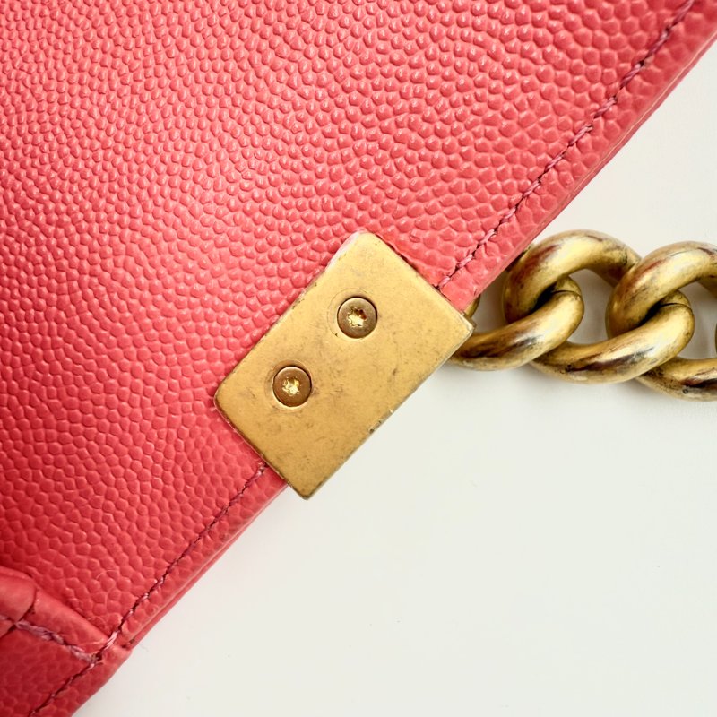 CHANEL - 粉色荔枝皮金釦BOY 25斜背包-15