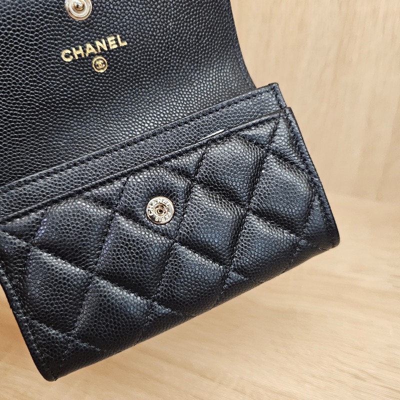 [品況優秀很粉字內裡😍] Chanel黑荔枝皮波紋雙C銀釦零錢卡包-10