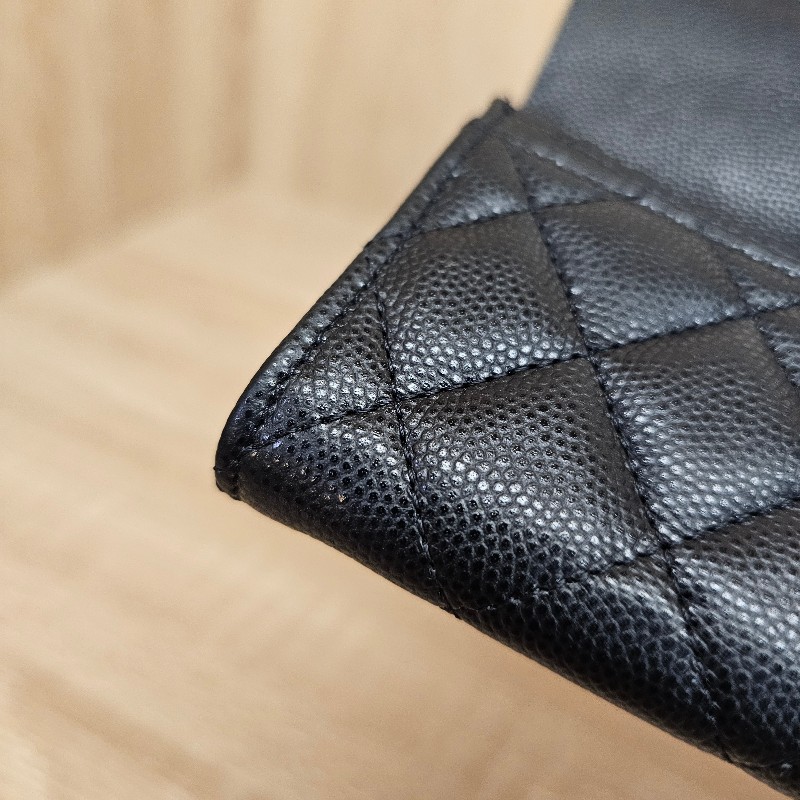 [品況優秀很粉字內裡😍] Chanel黑荔枝皮波紋雙C銀釦零錢卡包-15