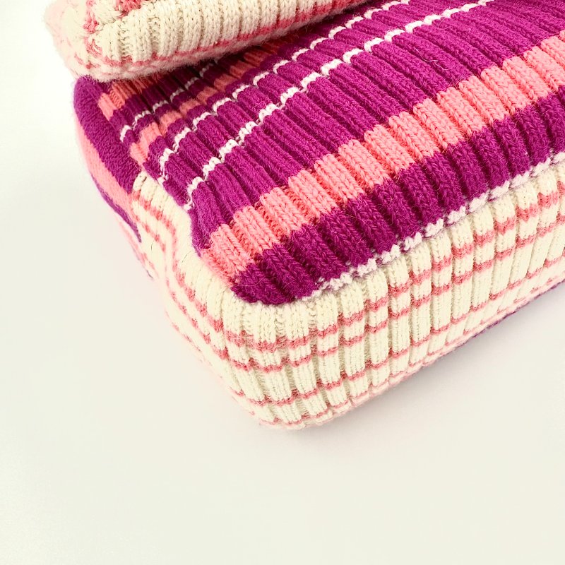 CHANEL - 粉紅色銀釦條紋針織包-5