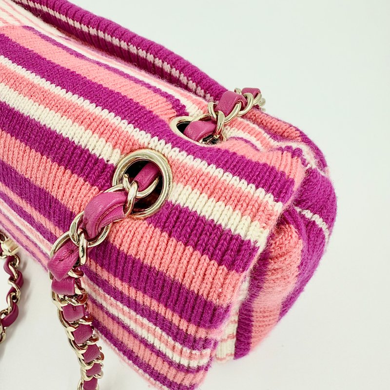 CHANEL - 粉紅色銀釦條紋針織包-12