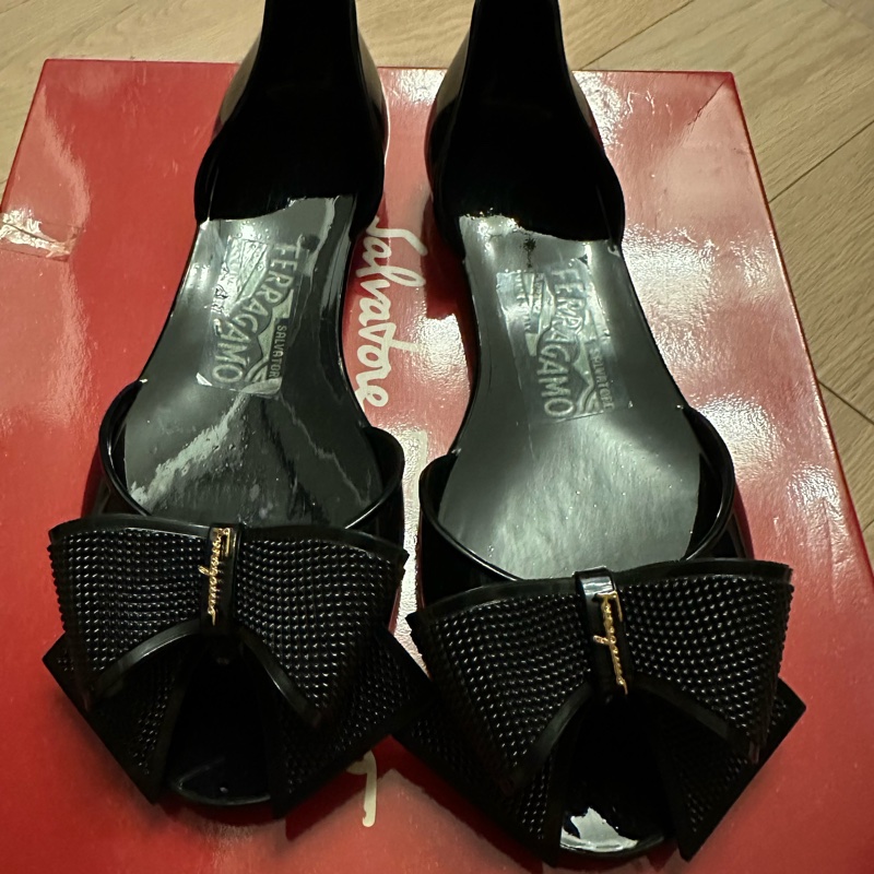 全新Salvatore Ferragam 蝴蝶結果凍涼鞋-0