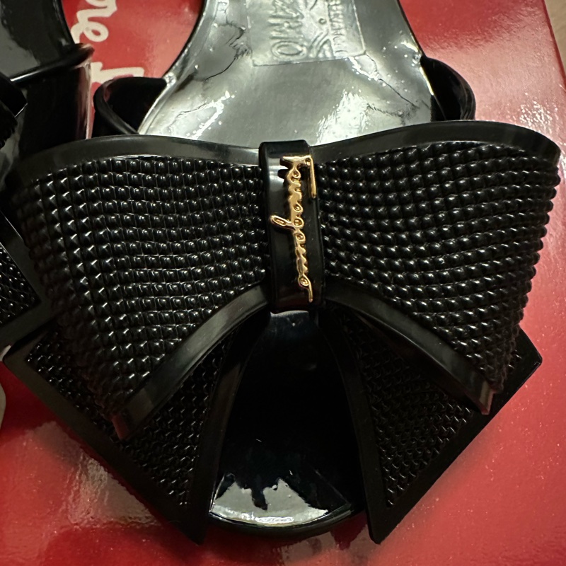 全新Salvatore Ferragam 蝴蝶結果凍涼鞋-1