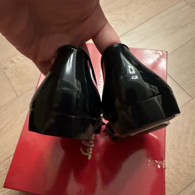 全新Salvatore Ferragam 蝴蝶結果凍涼鞋-3