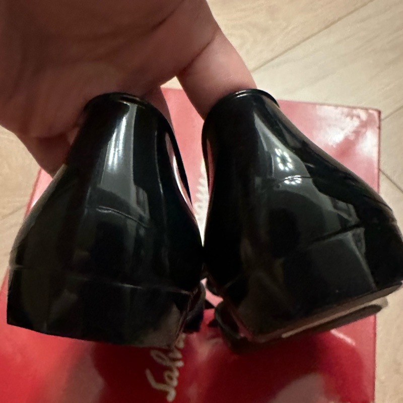 全新Salvatore Ferragam 蝴蝶結果凍涼鞋-8