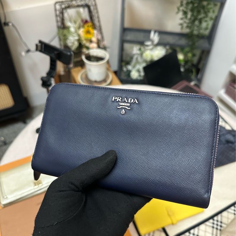PRADA 海軍藍長夾-1
