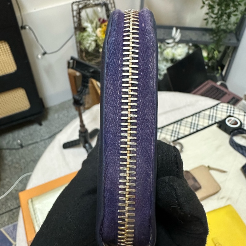 PRADA 海軍藍長夾-23