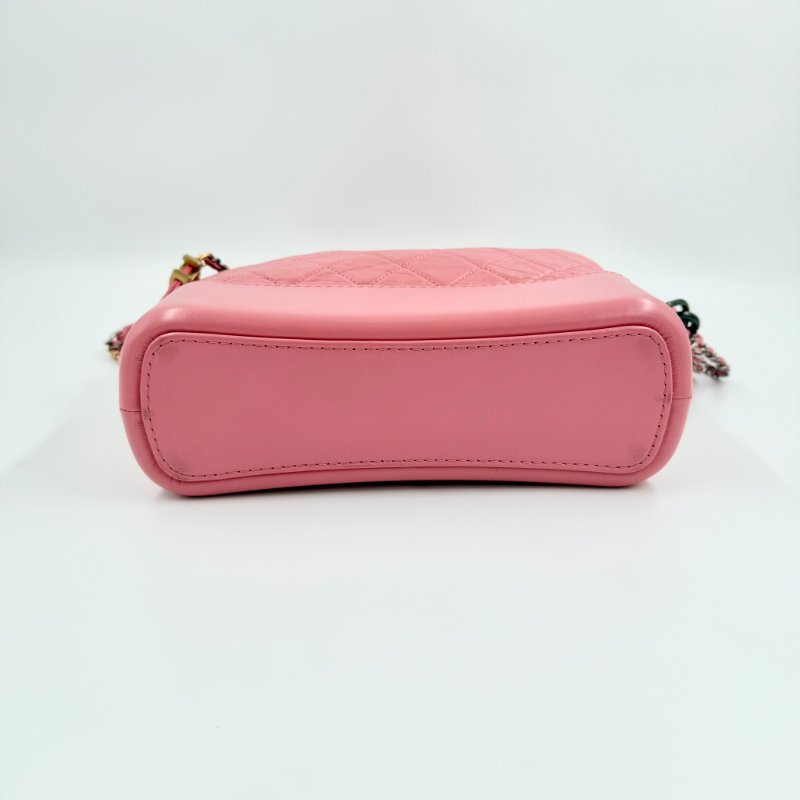 CHANEL - 粉色羊皮菱格流浪包-中號-1