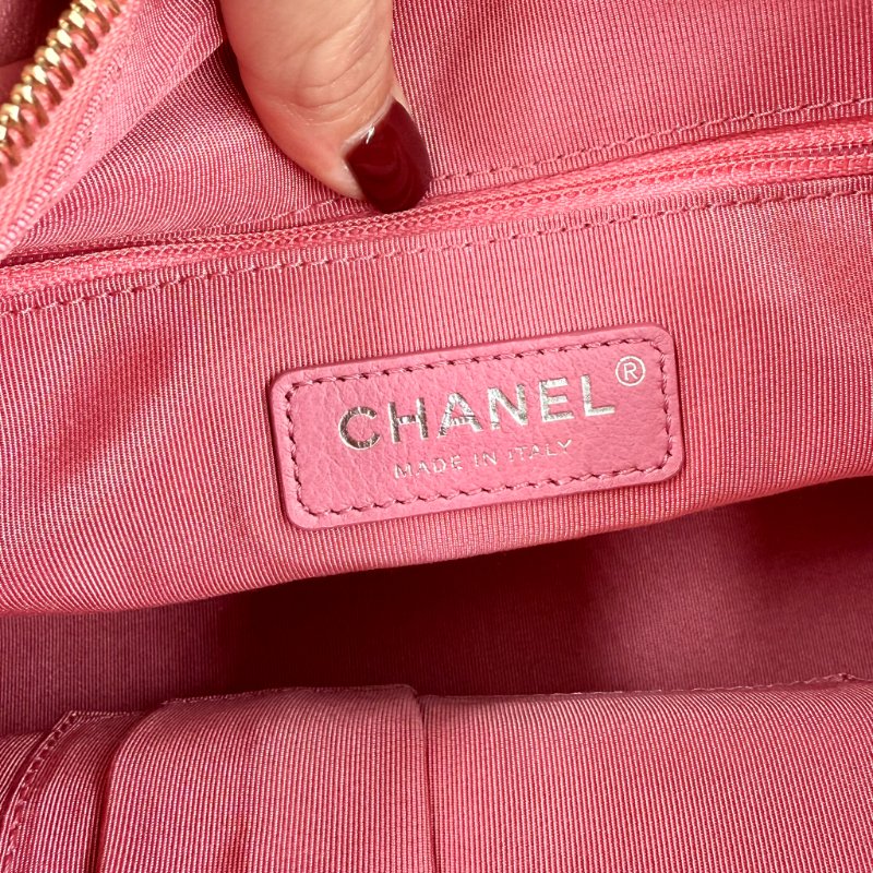 CHANEL - 粉色羊皮菱格流浪包-中號-10