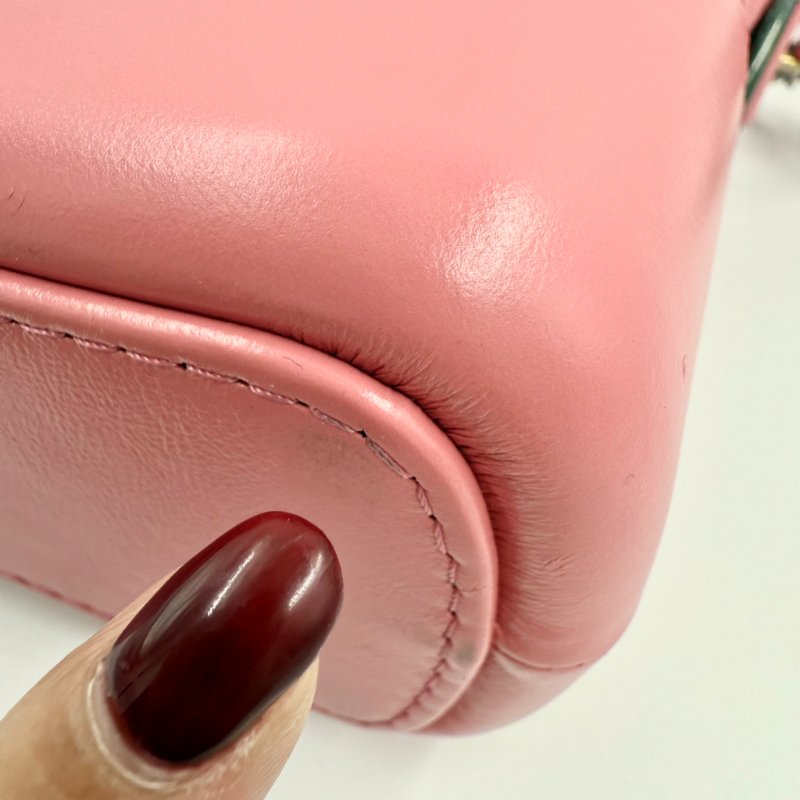 CHANEL - 粉色羊皮菱格流浪包-中號-26