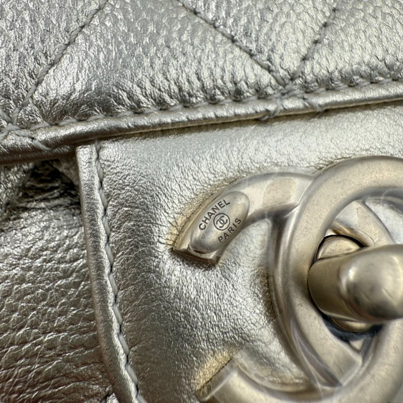 CHANEL - 金色荔枝皮雙c調節釦 Mini CF-6