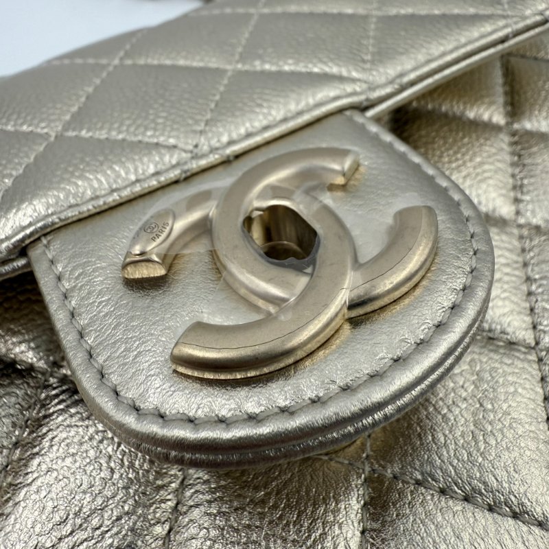CHANEL - 金色荔枝皮雙c調節釦 Mini CF-7