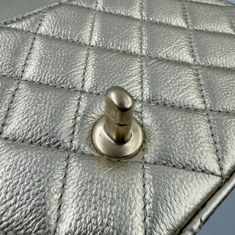 CHANEL - 金色荔枝皮雙c調節釦 Mini CF-17