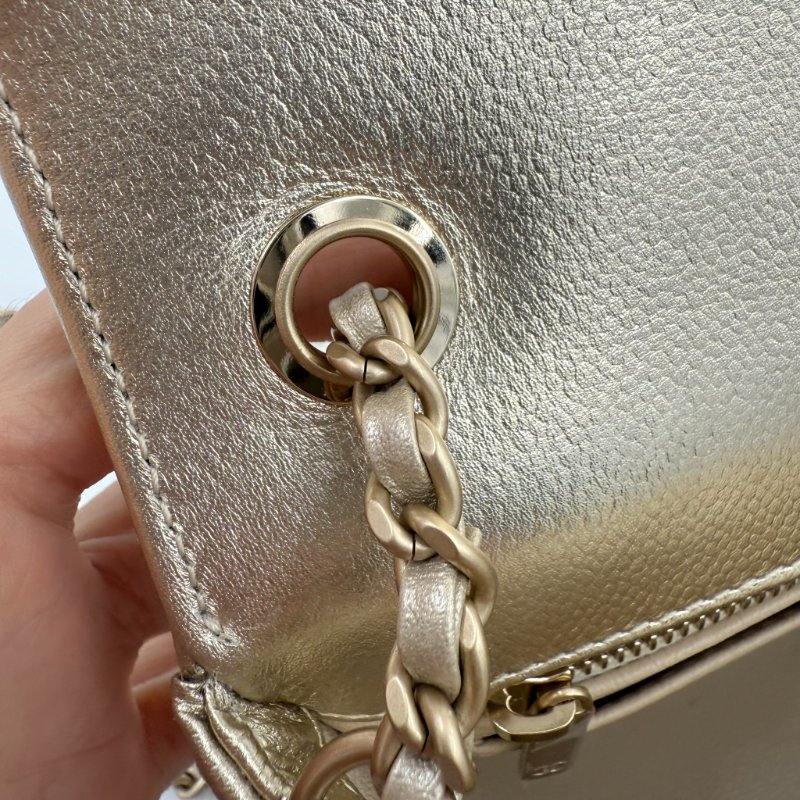 CHANEL - 金色荔枝皮雙c調節釦 Mini CF-18