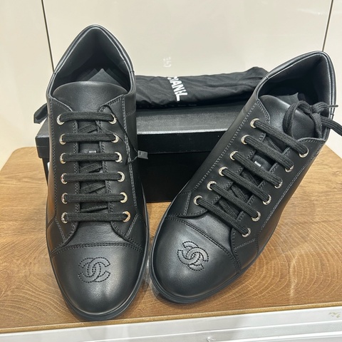 香奈兒 Chanel 休閒板鞋 黑色牛皮 雙C logo 42碼 99 新