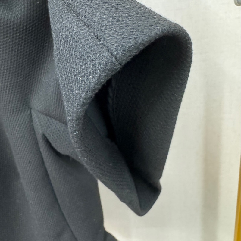 98新華倫天奴 L碼 款式驚艷無比。顯瘦顯瘦顯瘦，版型好爆   一體成型的肩袖和收腰設計把沙漏型身材修飾的-4