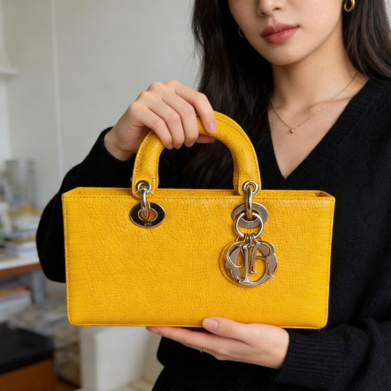 Dior D-joy中號橫版黛妃 黃色金扣蜥蜴皮26*14*6  99新配件塵袋購證-0
