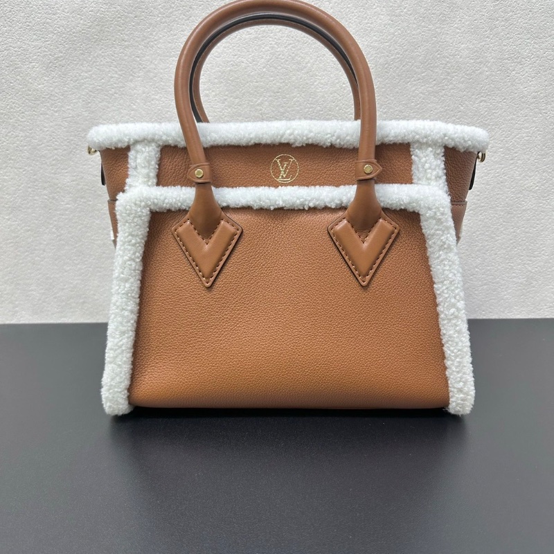 LV On my side小號 羊絨拼皮托特 芯片款26*21 全新閒置配件盒子塵袋-6