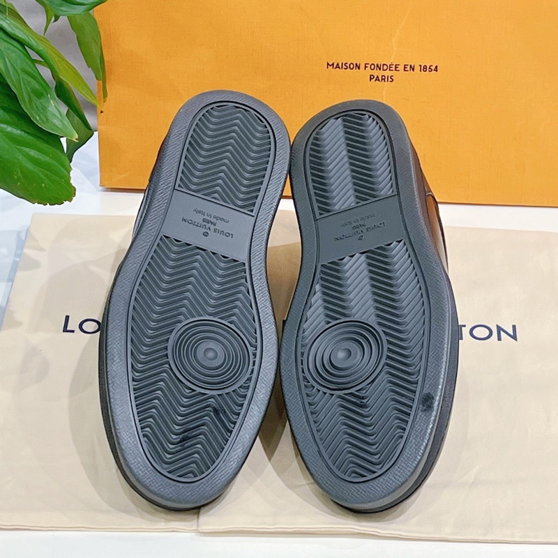 Lv 黑色老花男士板鞋 又稱黑武士 低調經典款40.5，99 新-1