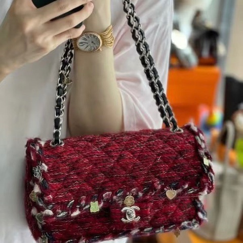 Chanel 毛呢貓咪徽章吊墜CF中號25*15*7 99新配件塵袋購證