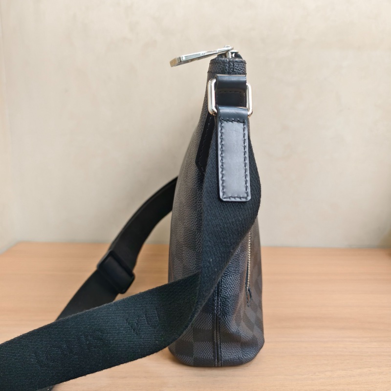 98新LV路易威登 黑棋盤格Mick斜挎包 底長28 無附件-1